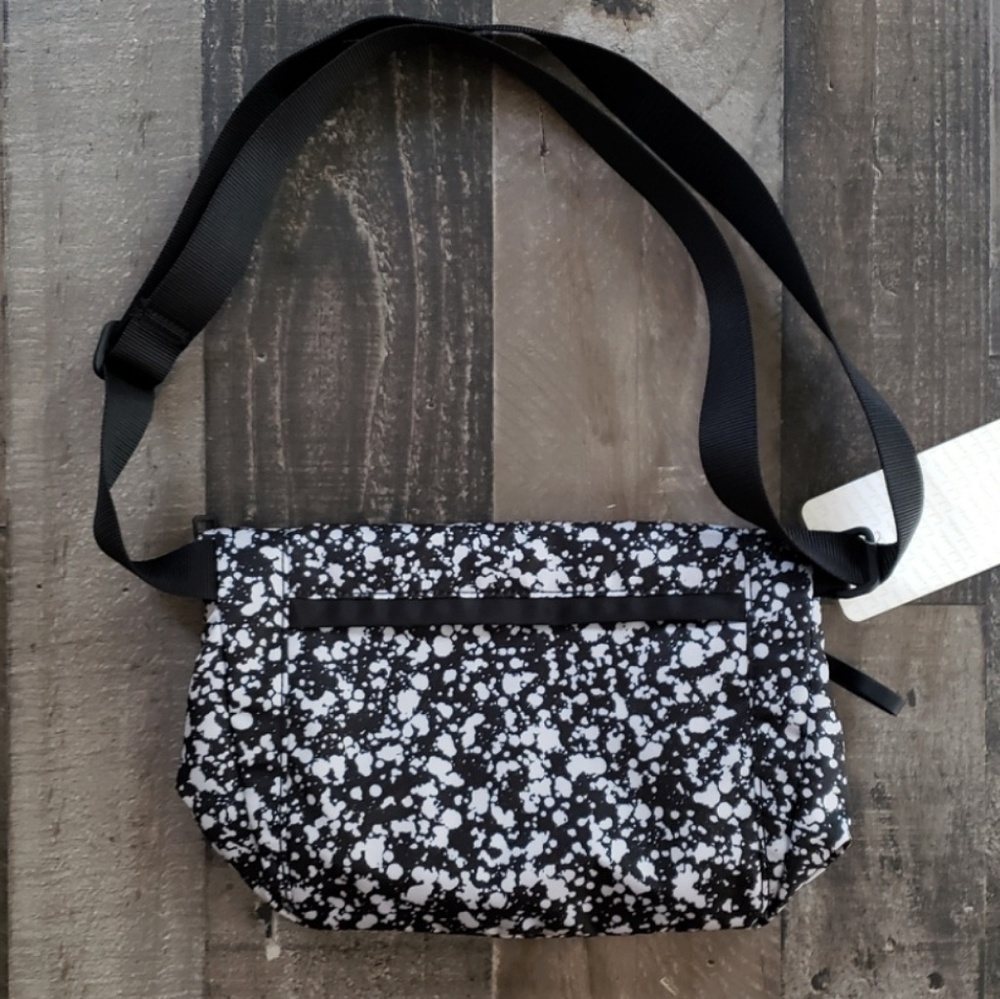 NWT Lululemon Festival Bag 5L - Picture 7 of 7